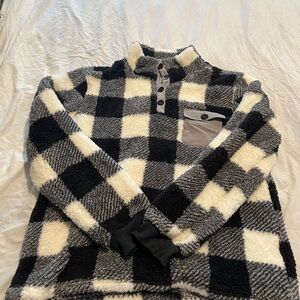 Women’s CHICYEAH  Black and White Plaid Sweater size large